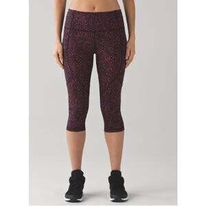 LULULEMON Outrun 17" Crop in Shatter Weave Dust Coral Plum / Black // 4